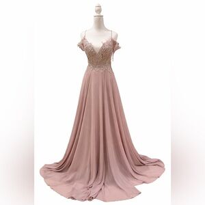 Elegant Lace Evening Gown in Blush Pink